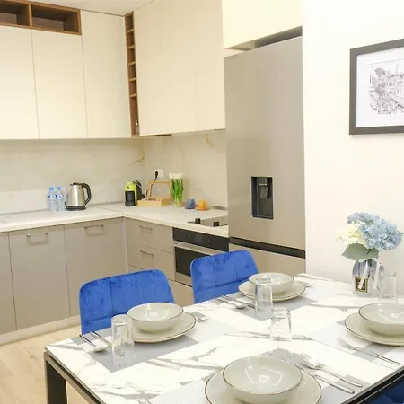 Lindi's 3 3 地拉那