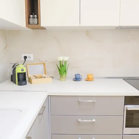 Apartamento Lindi's 3 3 *